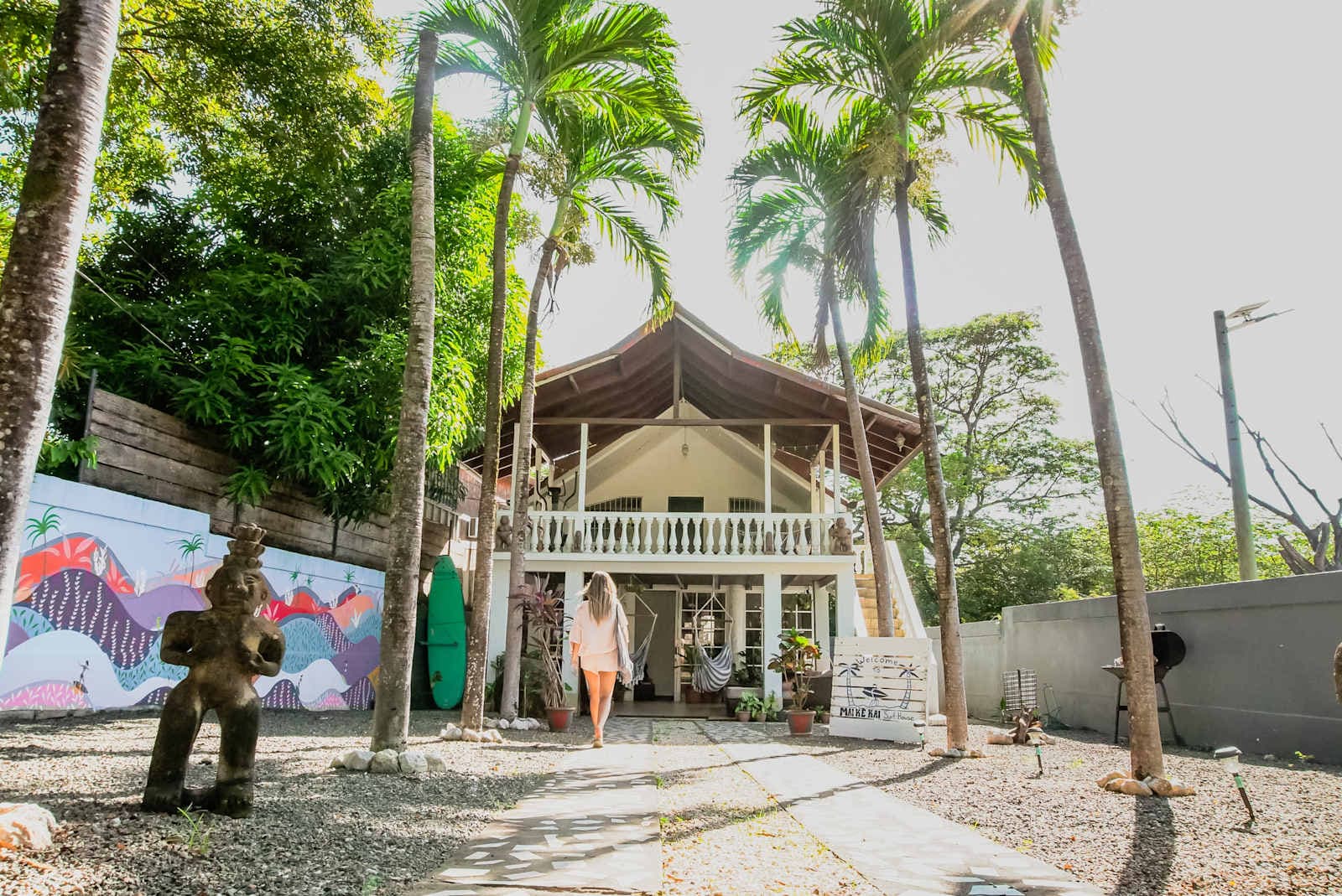 Mai Ke Kai Surf House — exterior view